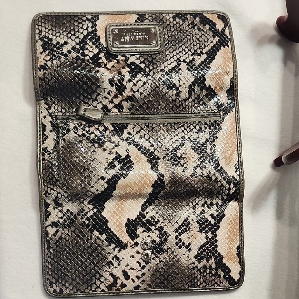Nine West Snakeskin Pattern Flap Over Clutch and Wallet Set CLEARANCE - Picture 14 of 16